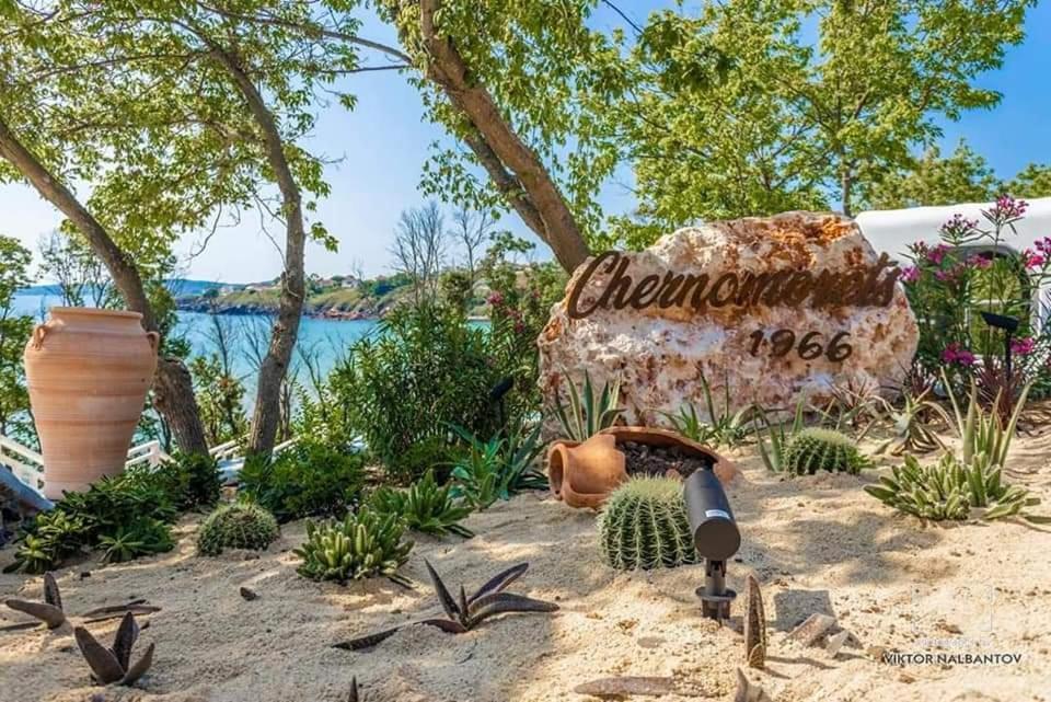 Captain'S Island Deluxe Tjernomorets Exteriör bild